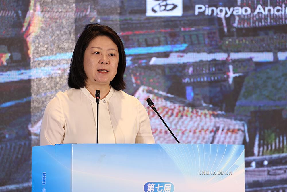 7 山西省投資促進局區域經濟合作部副部長王凱作產業鏈招商推介